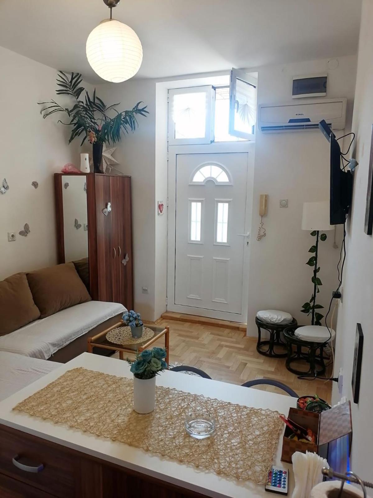 Apartment Small Cost *